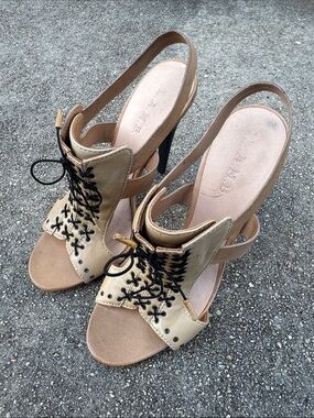 L.A.M.B. Beige and Black Lace-Up Slingback Heels Women’s 10